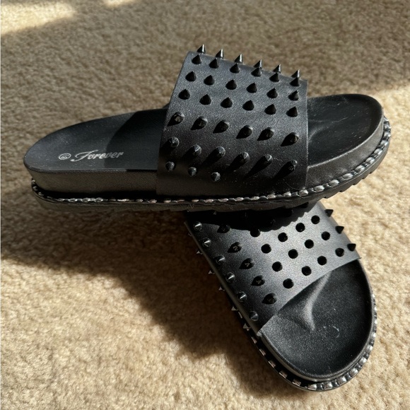 NEW Forever Goth Womens Comfort Studded Strappy Slide Platform Sandals - Picture 4 of 6